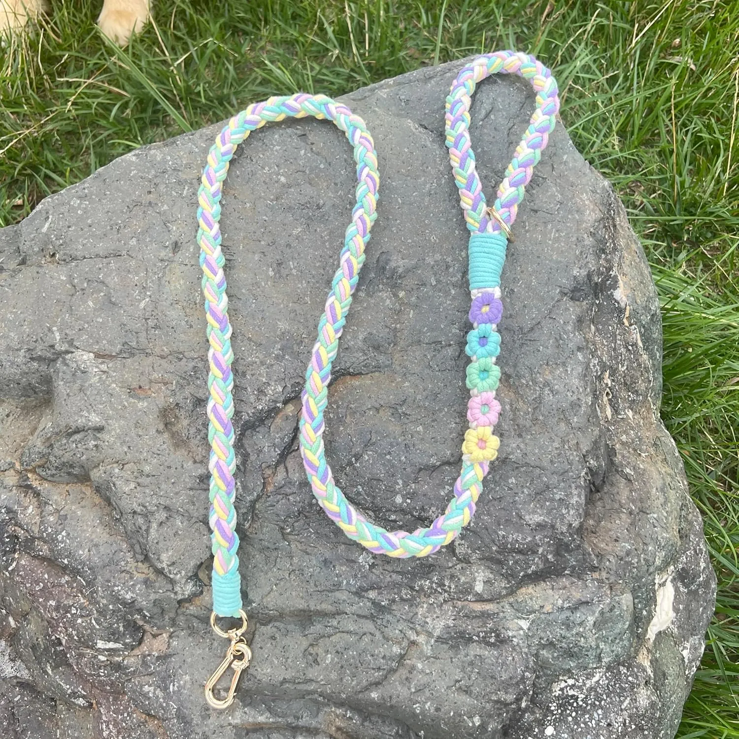 Handmade 5ft Braided Cotton Dog Leash with Unique Floral Handle, Durable and Stylish, Ideal for Small to Large Dogs, Rainbow Color
