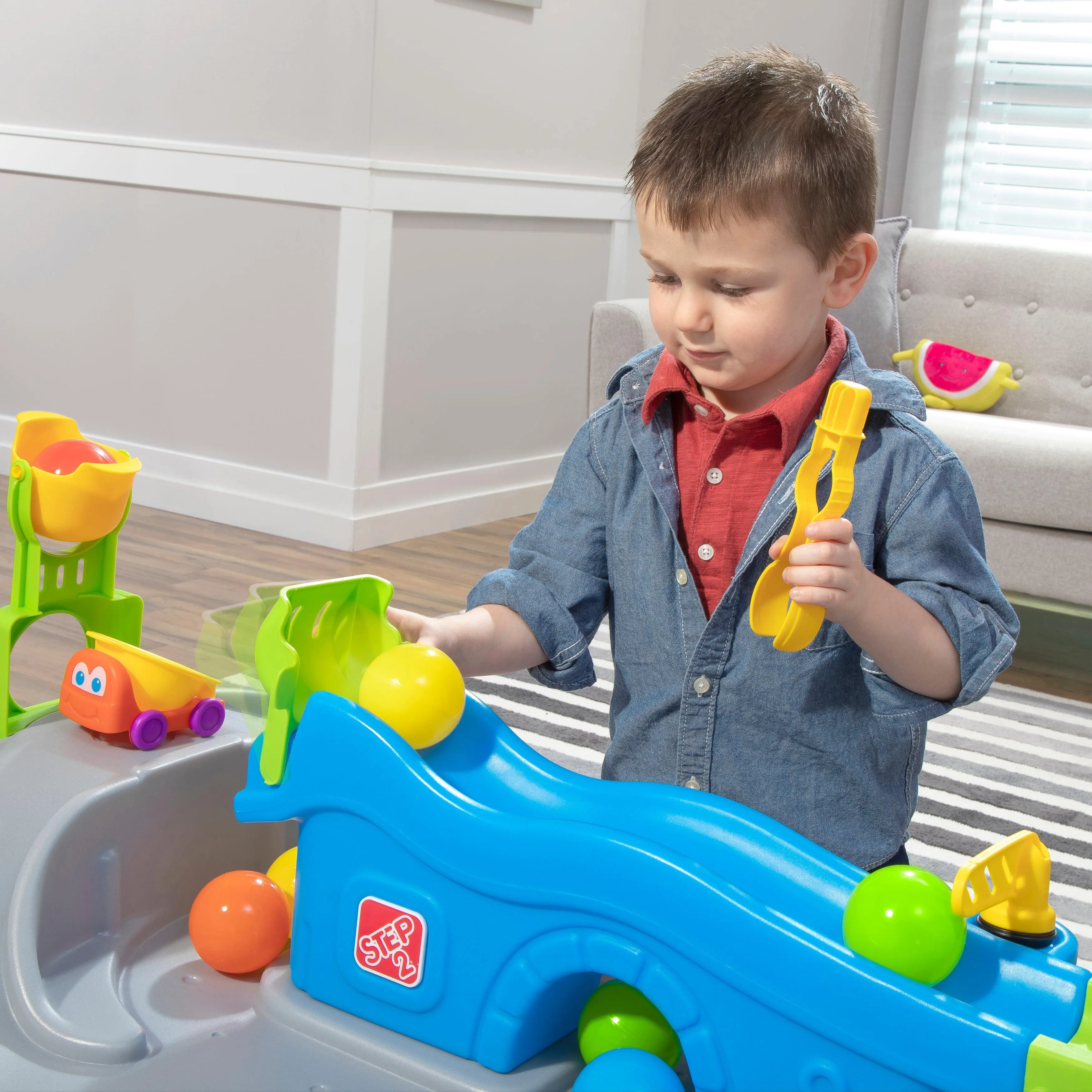 Step2 Ball Buddies Truckin' & Rollin' Play Table STEM & Ball Toy with 12 Accessory Toys for Toddlers